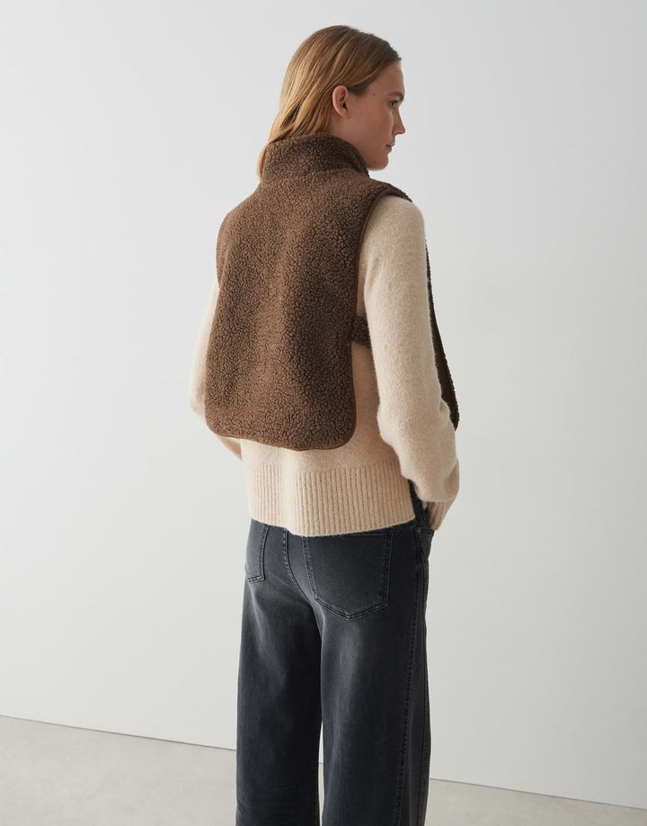 Atuba cape