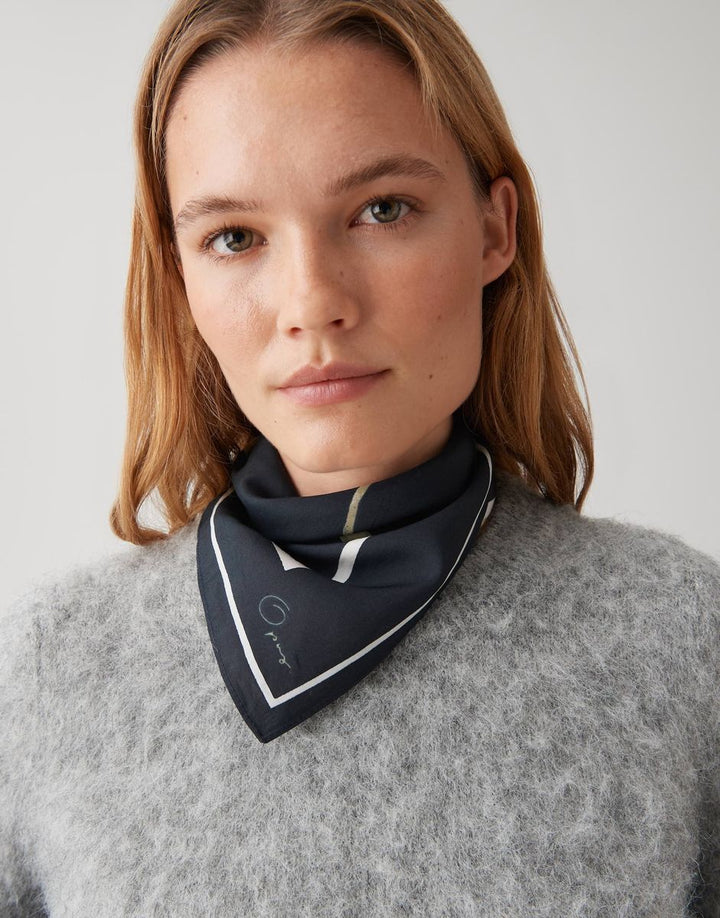 Acindie scarf