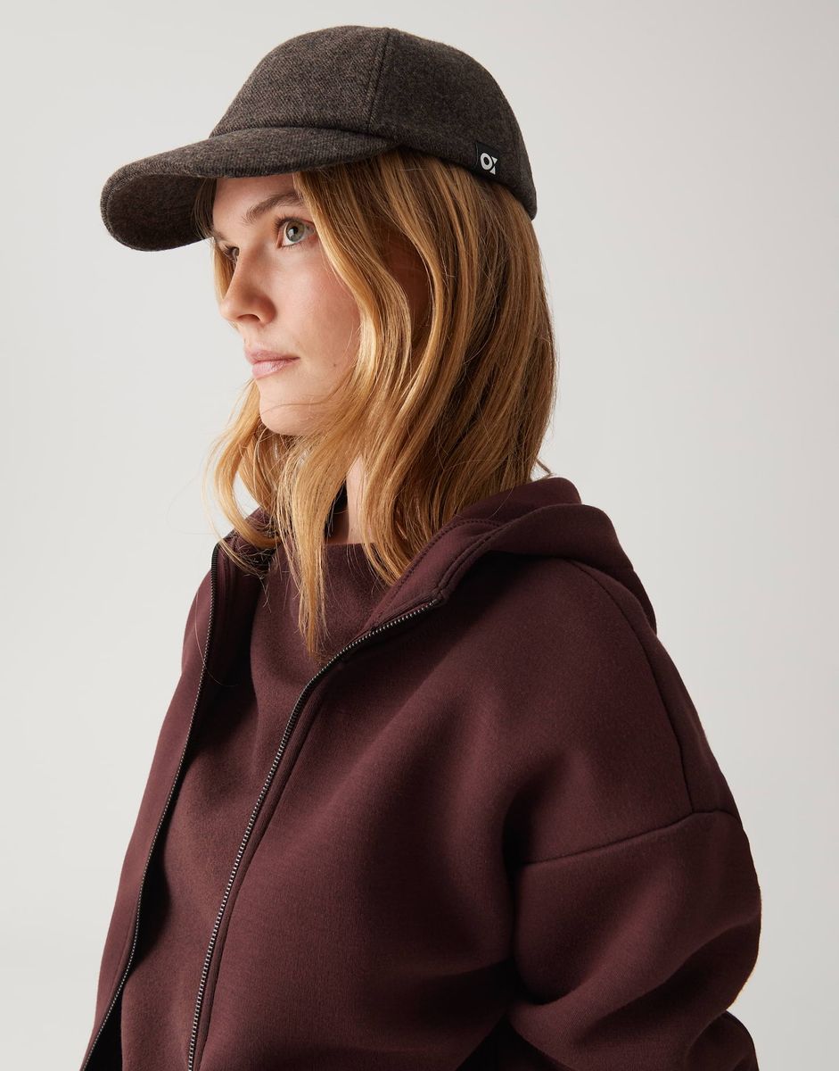 Akonic cap