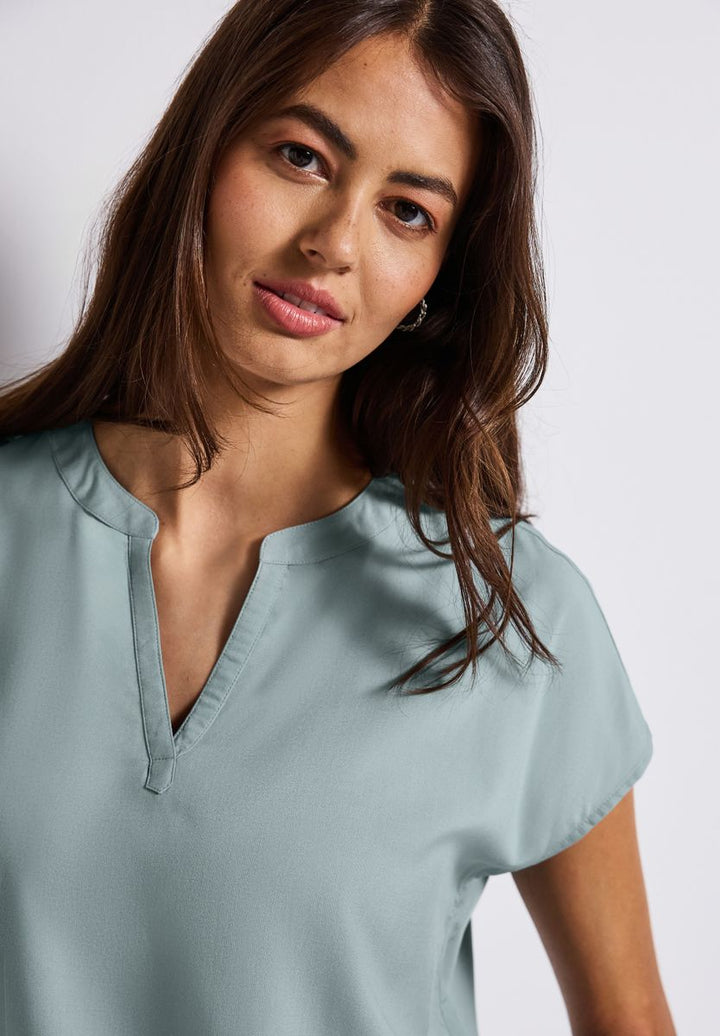 Split Neck Bluse in Unifarbe