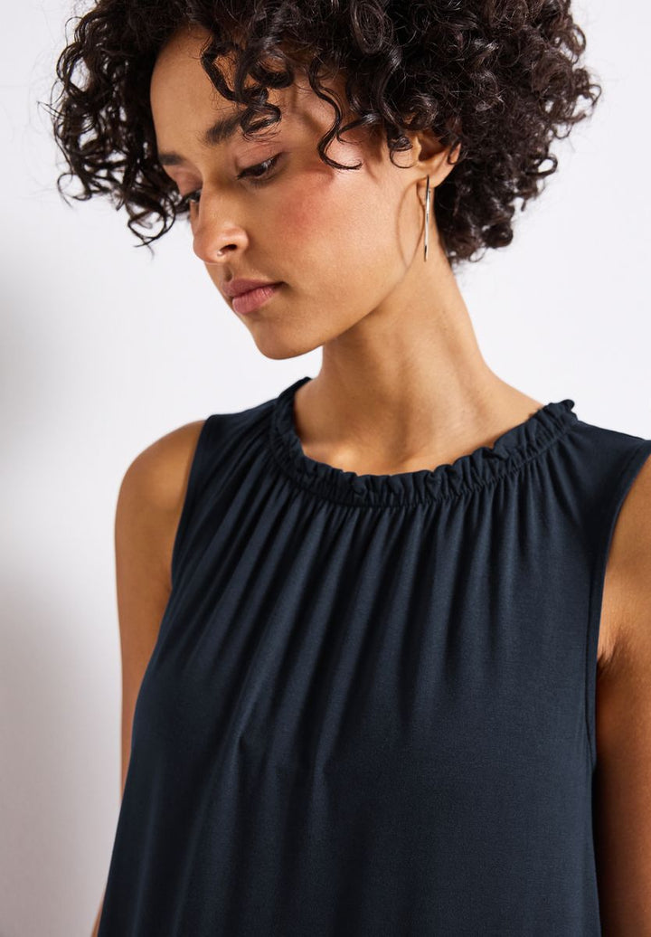 Ärmelloses Kleid