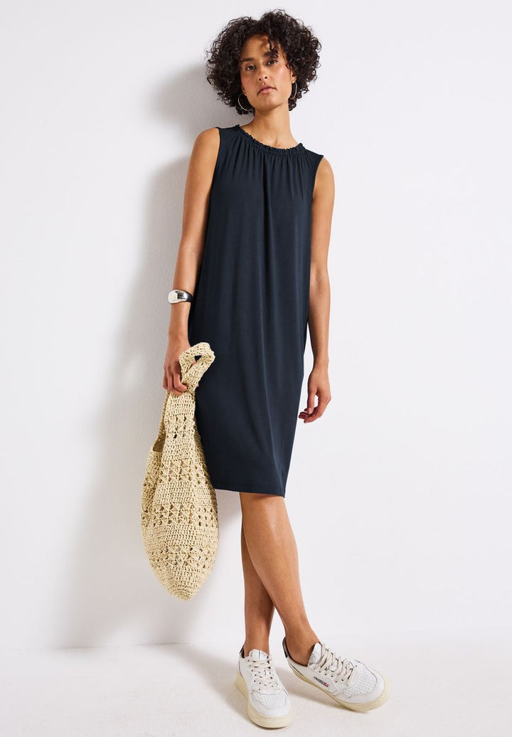 Ärmelloses Kleid