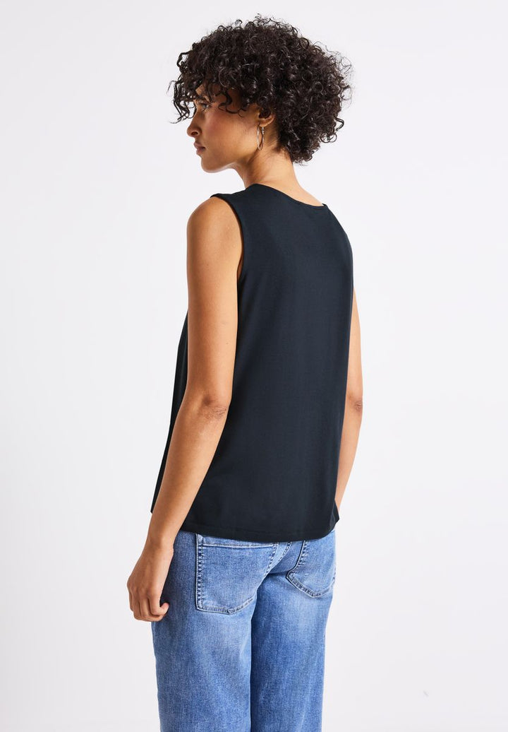 Top mit Cut-Out und Detail