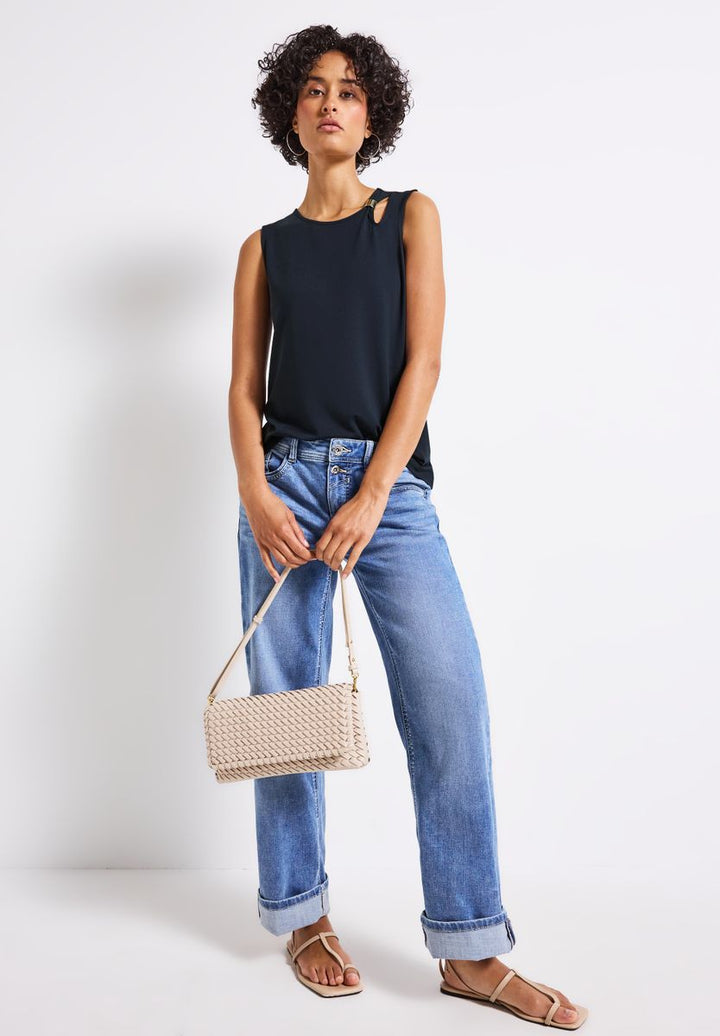 Top mit Cut-Out und Detail