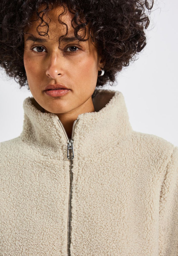 Kurze Teddyjacke