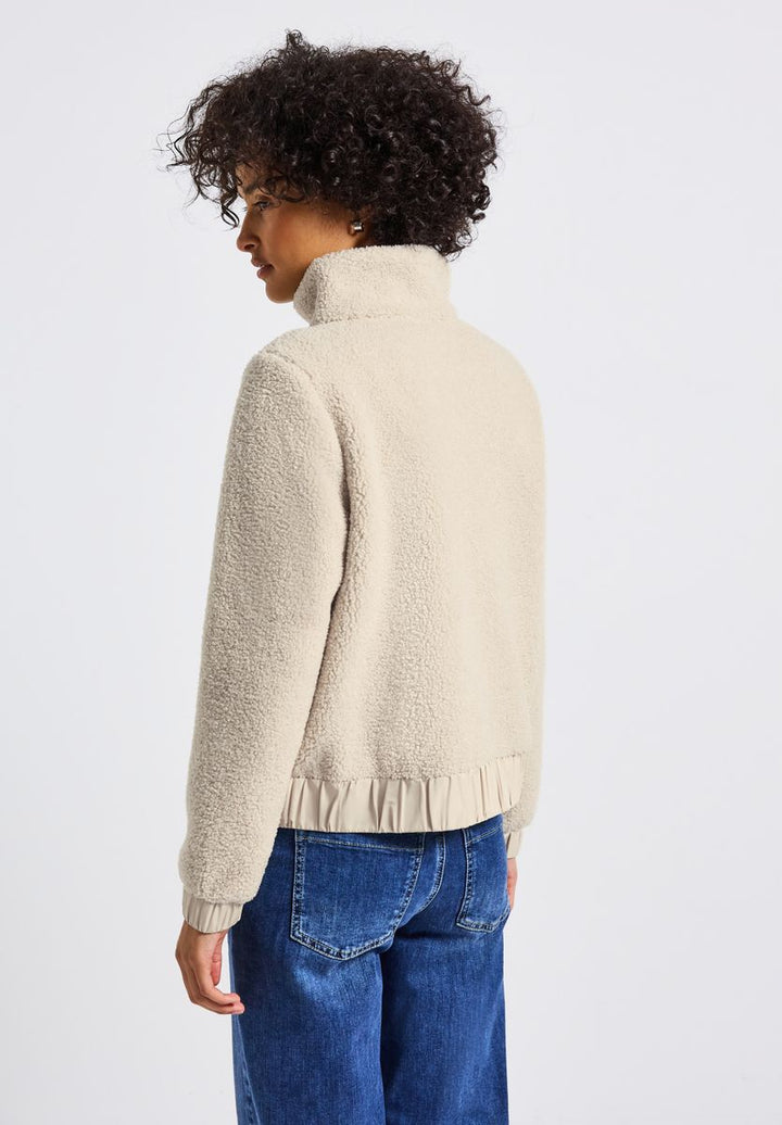 Kurze Teddyjacke