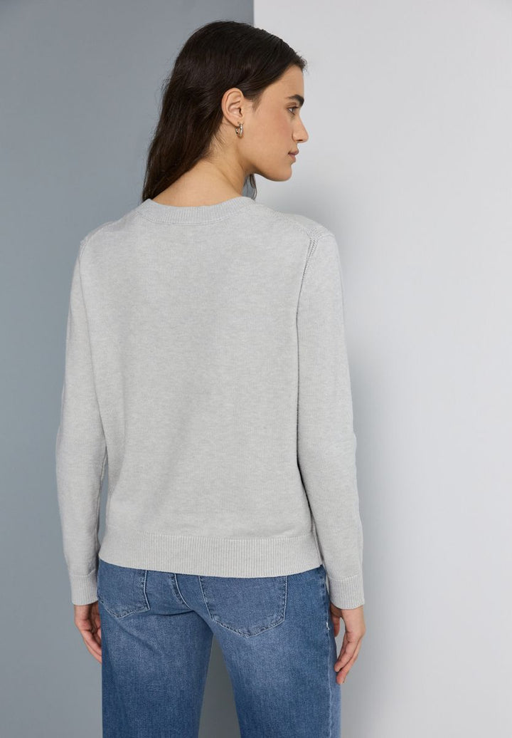 Softer Pullover mit Details