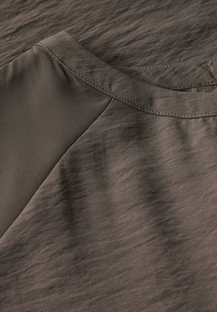 Kleid mit Mesh-Details