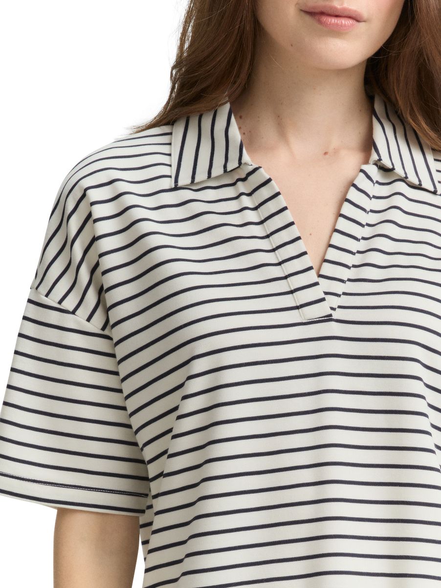 Boxy Fit T-Shirt mit Polokragen