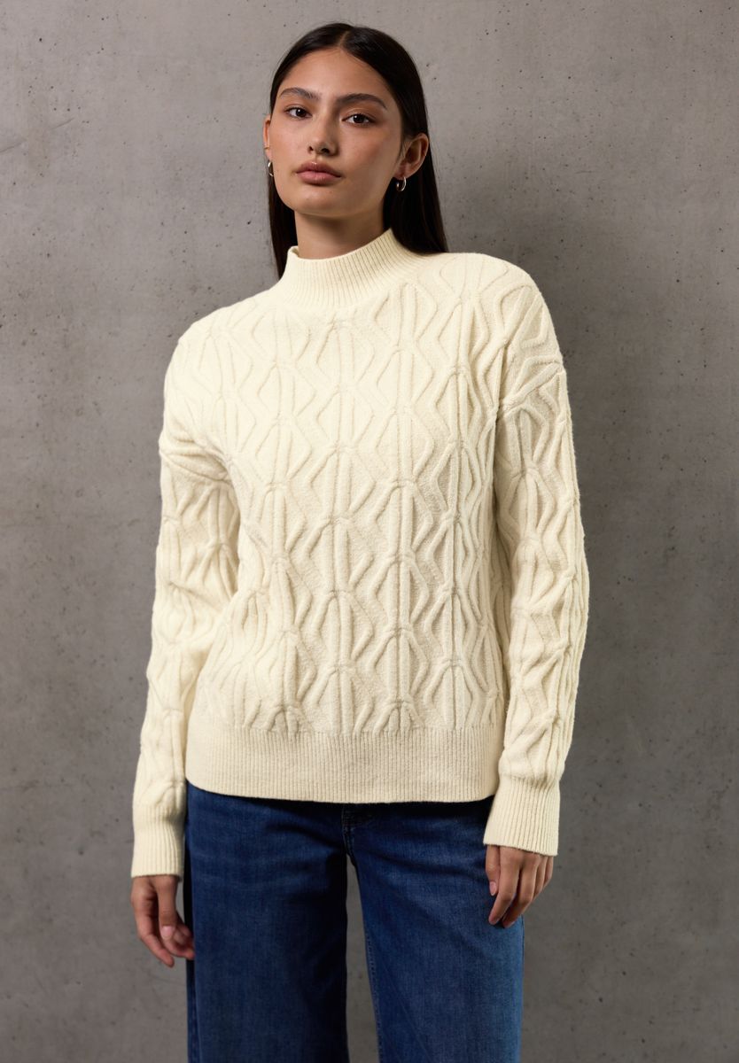 Pullover mit Strickmuster