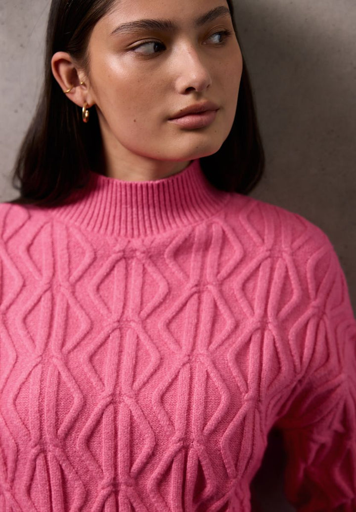 Pullover mit Strickmuster
