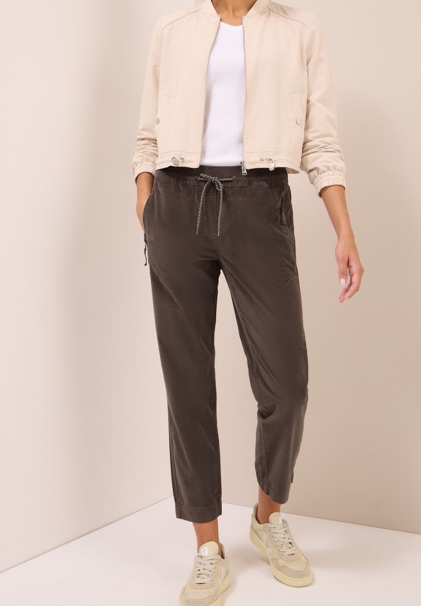 Cordhose im Causal Fit