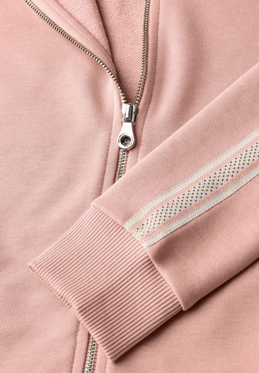 Kapuzenjacke mit Dekotape