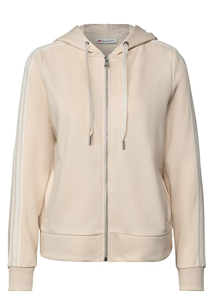 Kapuzenjacke mit Dekotape