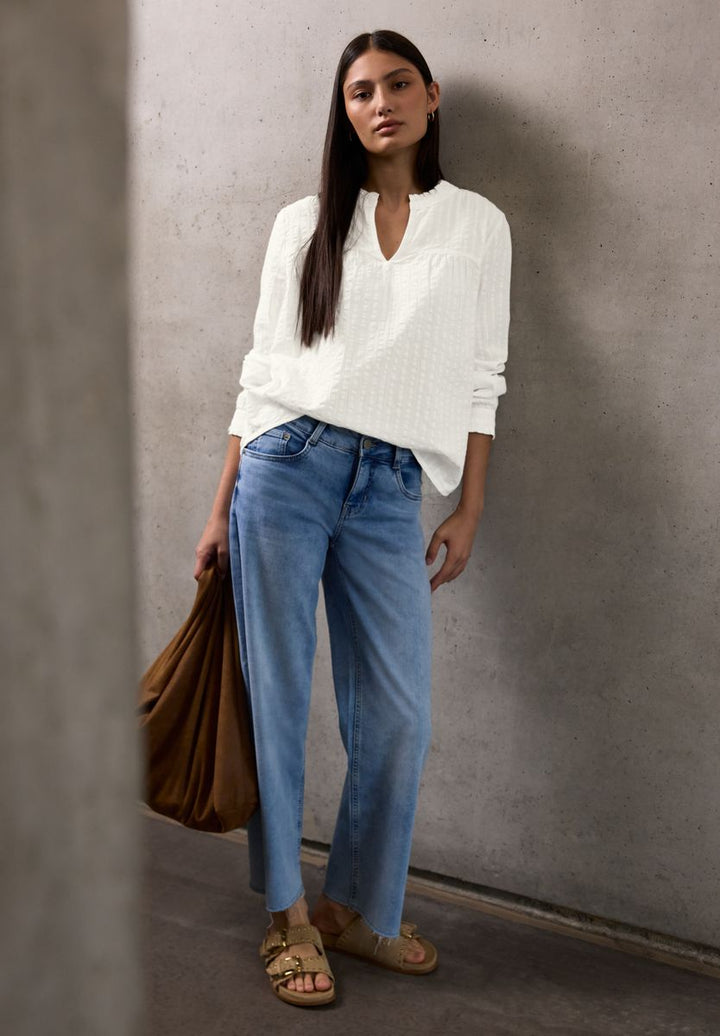 Seersucker Bluse mit Rüschen