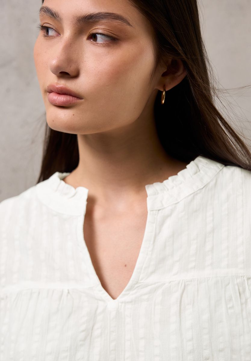 Seersucker Bluse mit Rüschen