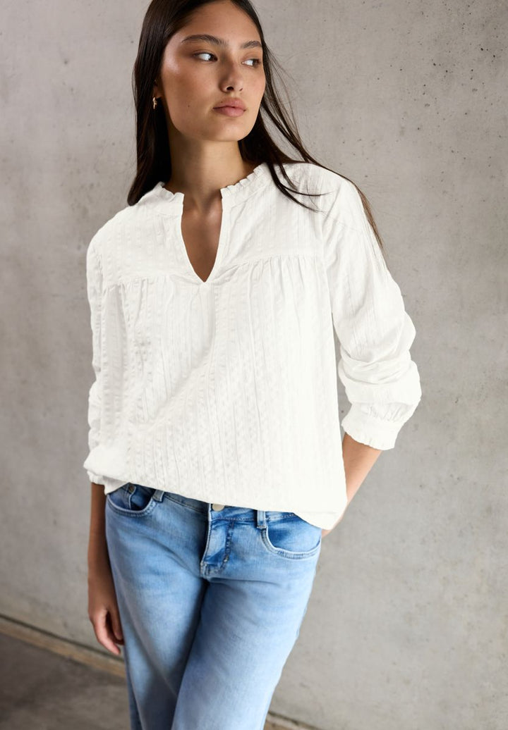 Seersucker Bluse mit Rüschen