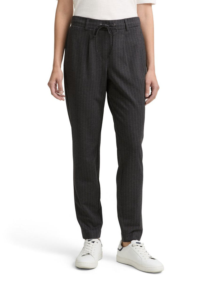 Loose Fit Hose mit Nadelstreifen