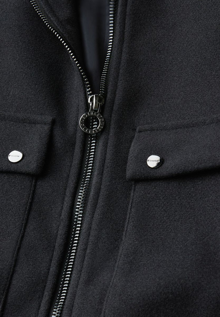 Jacke mit abnehmbarem Kragen