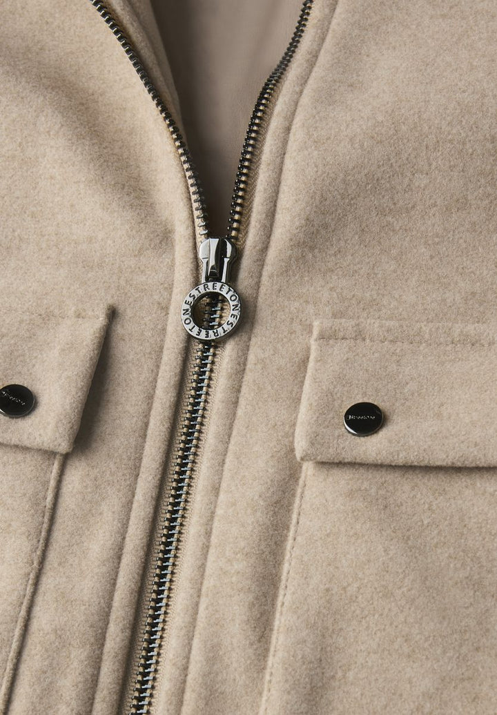 Jacke mit abnehmbarem Kragen
