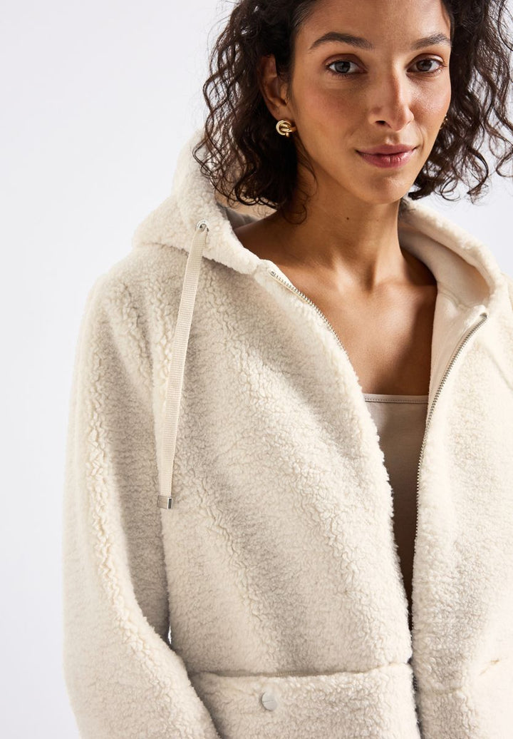 Teddyjacke mit Kapuze