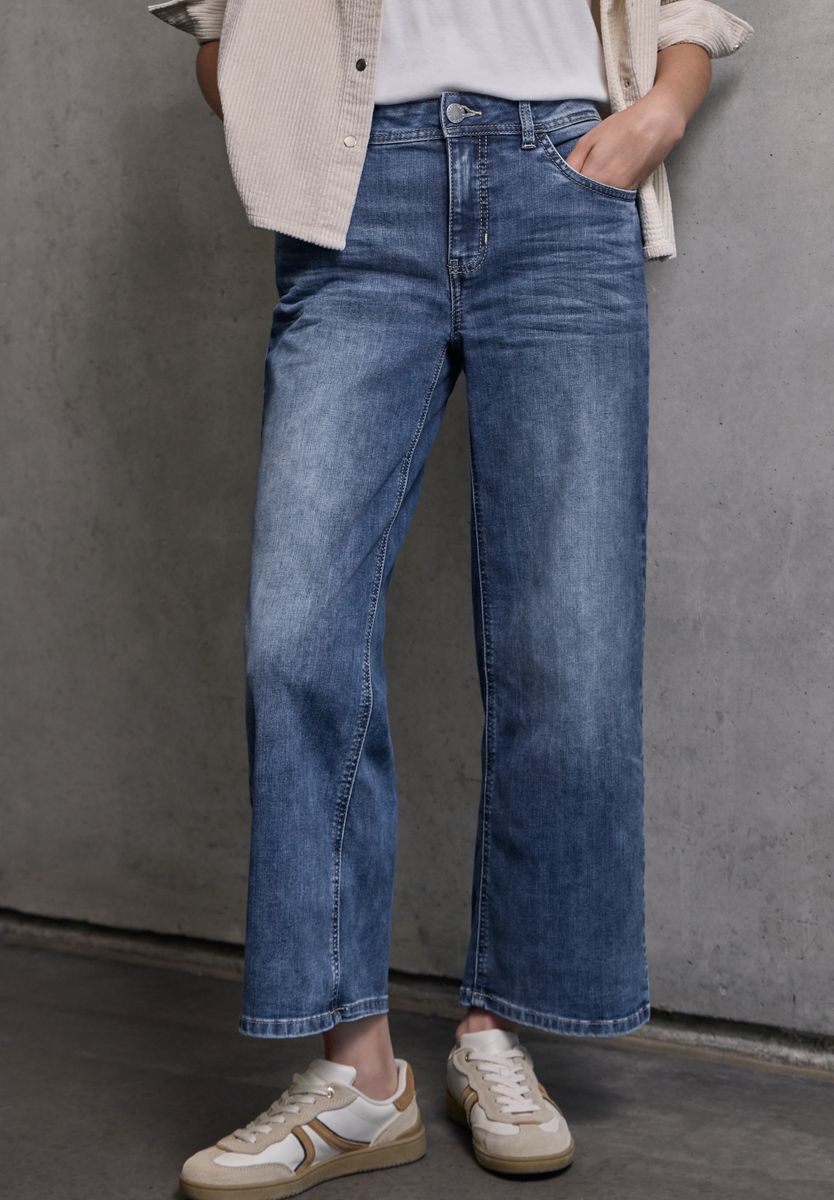 Cropped Wide Leg Jeans