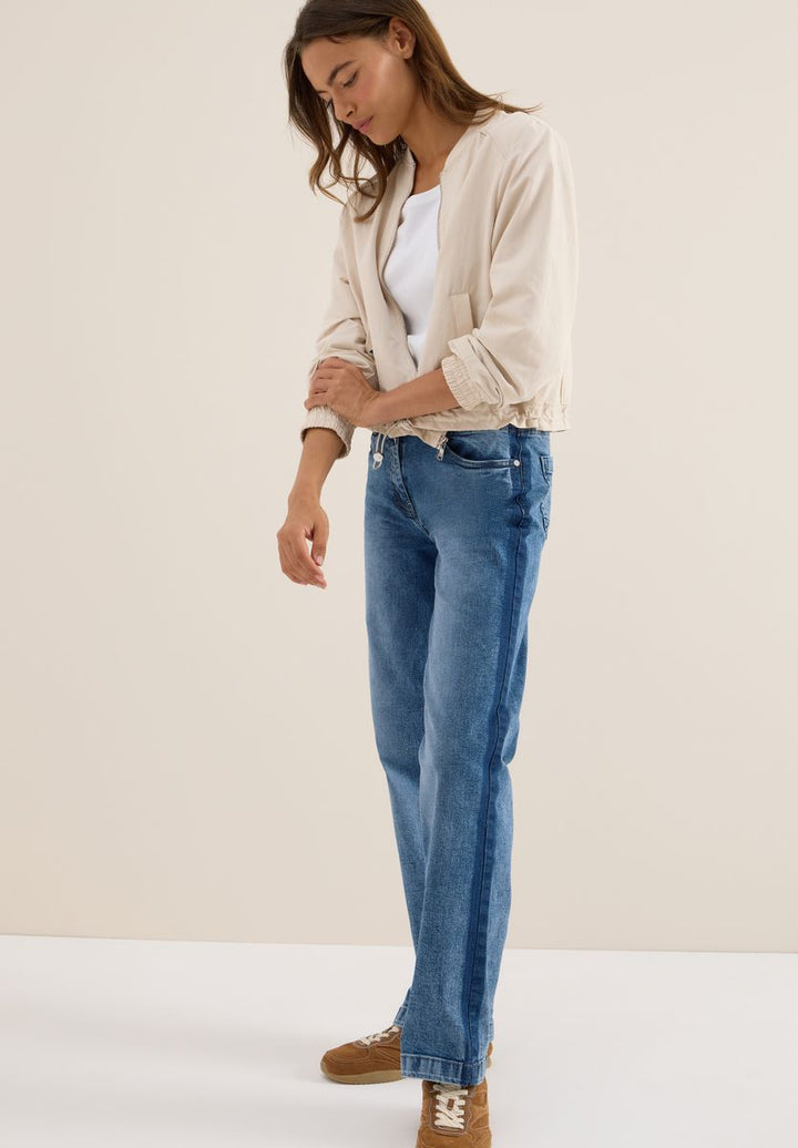 Jeans mit Gallonstreifen