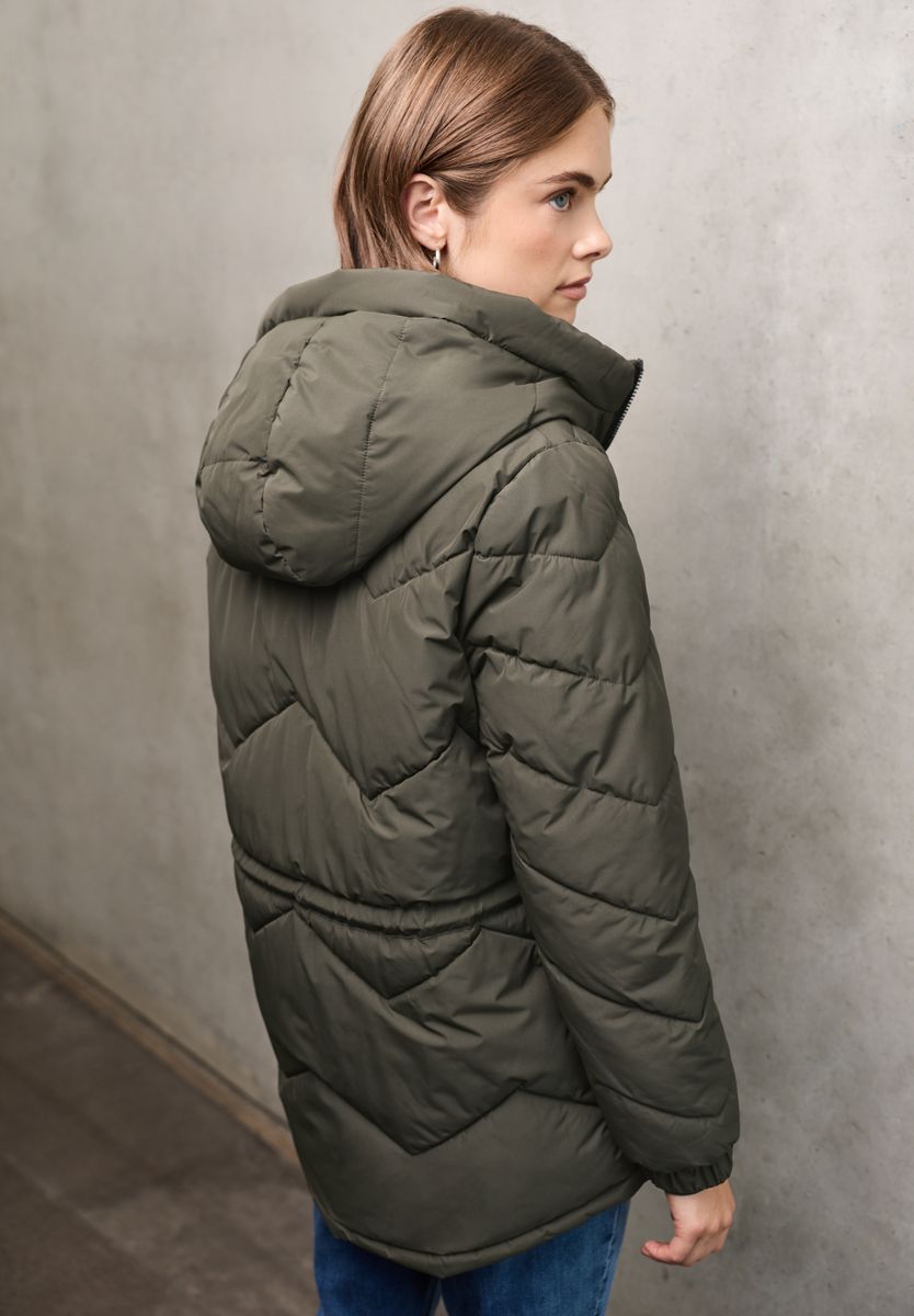 Steppjacke mit Kapuze