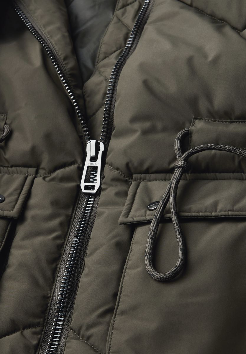 Steppjacke mit Kapuze