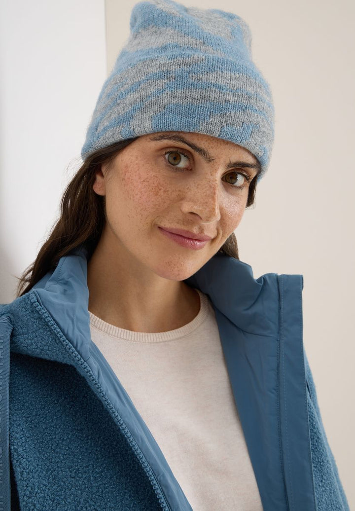 Beanie mit Zebramuster