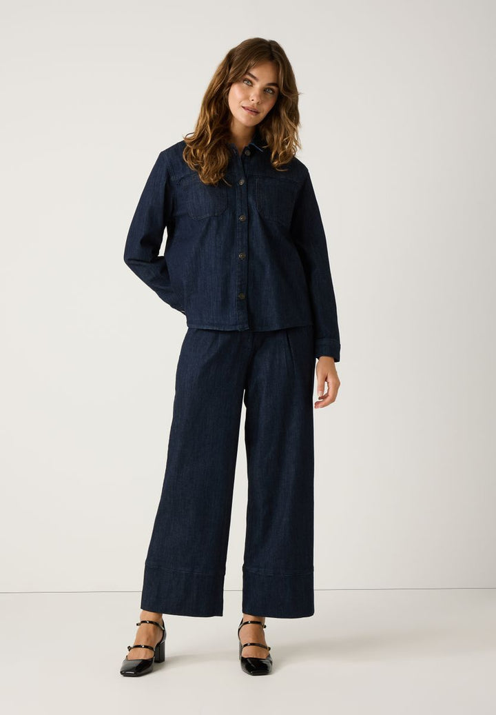 Jeans mit Gürtel
