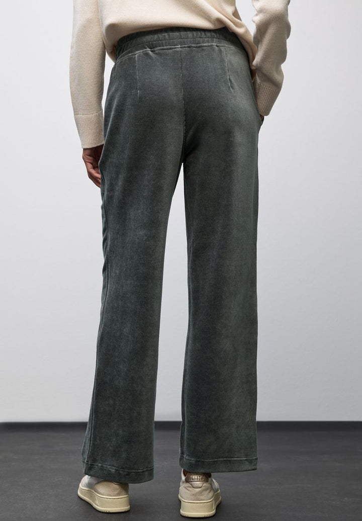 Straight Leg Cordhose