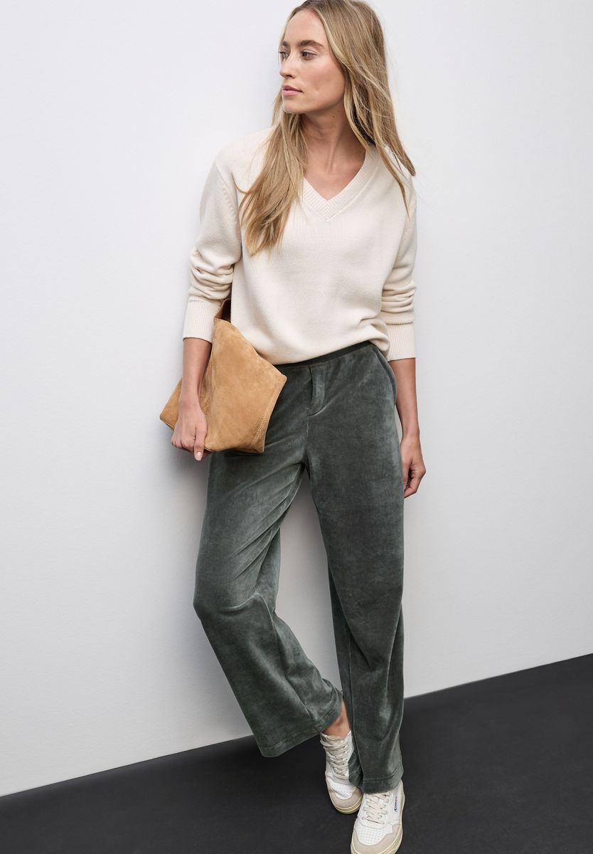Straight Leg Cordhose