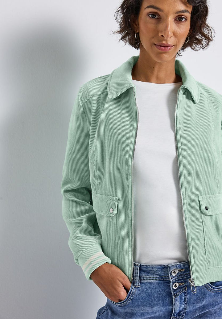 Kurze Cordjacke