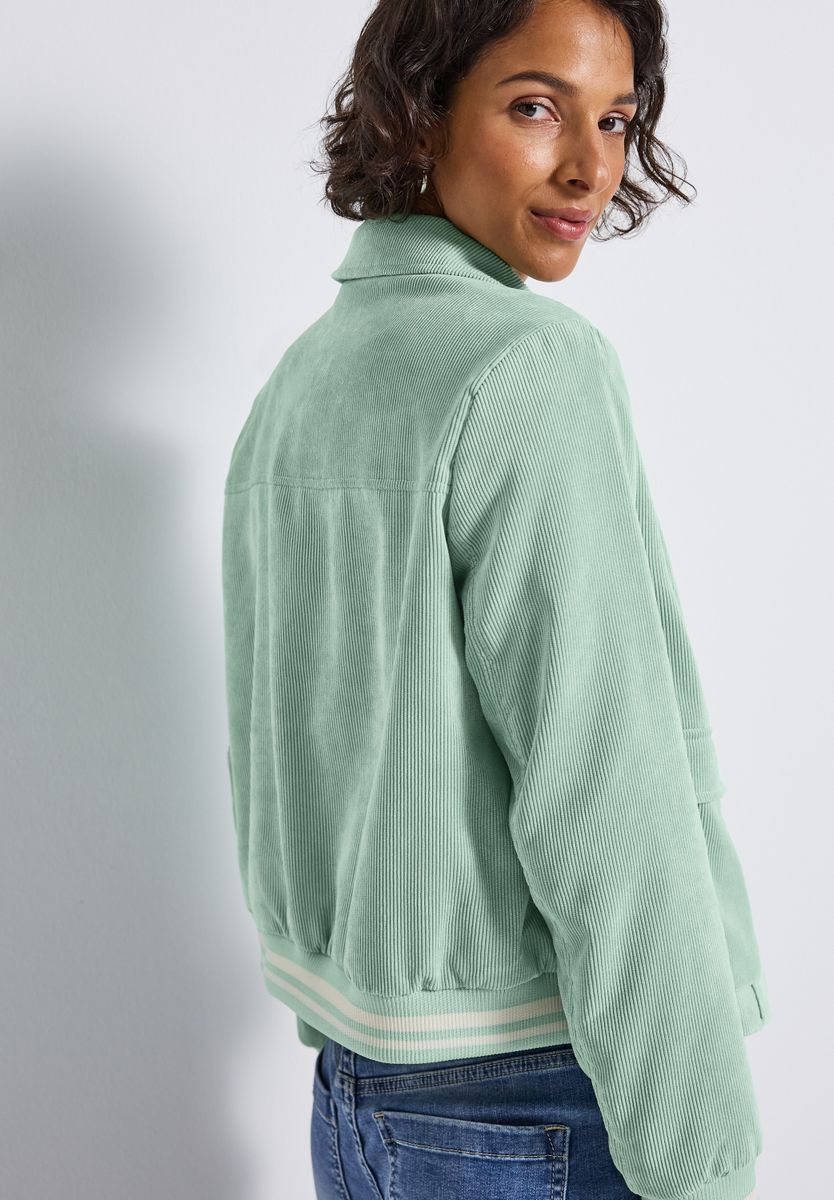 Kurze Cordjacke