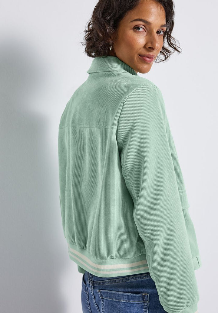 Kurze Cordjacke