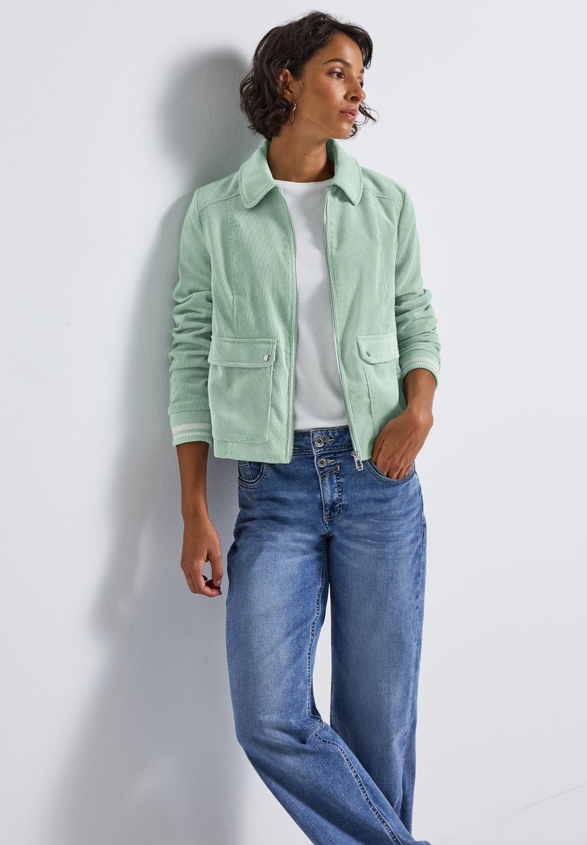 Kurze Cordjacke