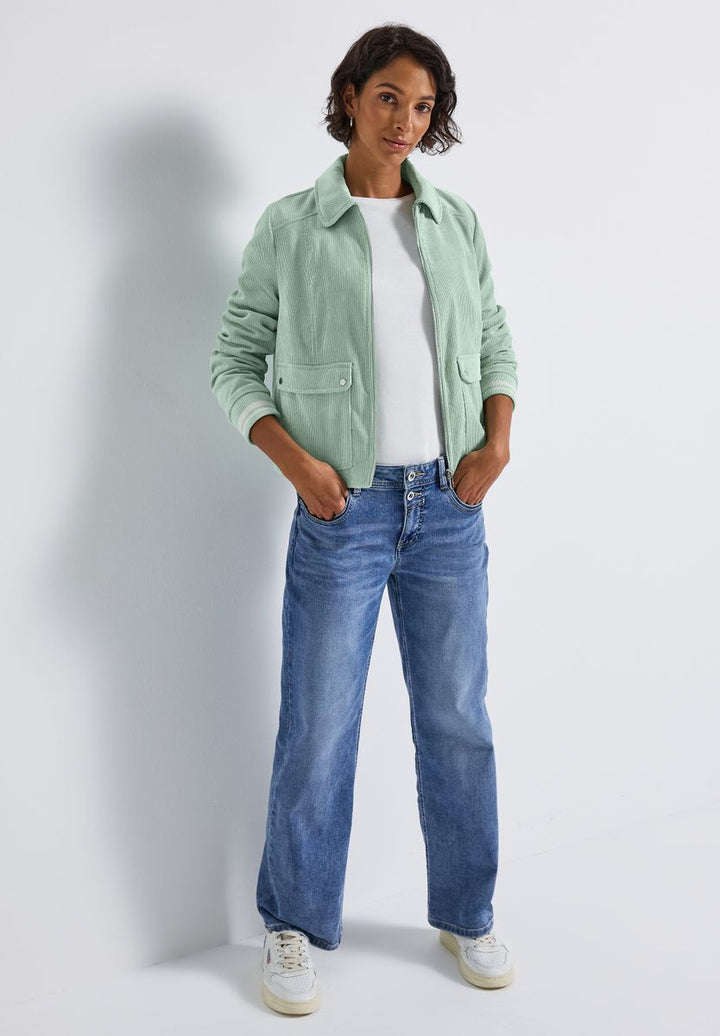 Kurze Cordjacke