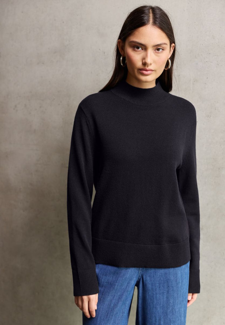 Turtleneck Pullover