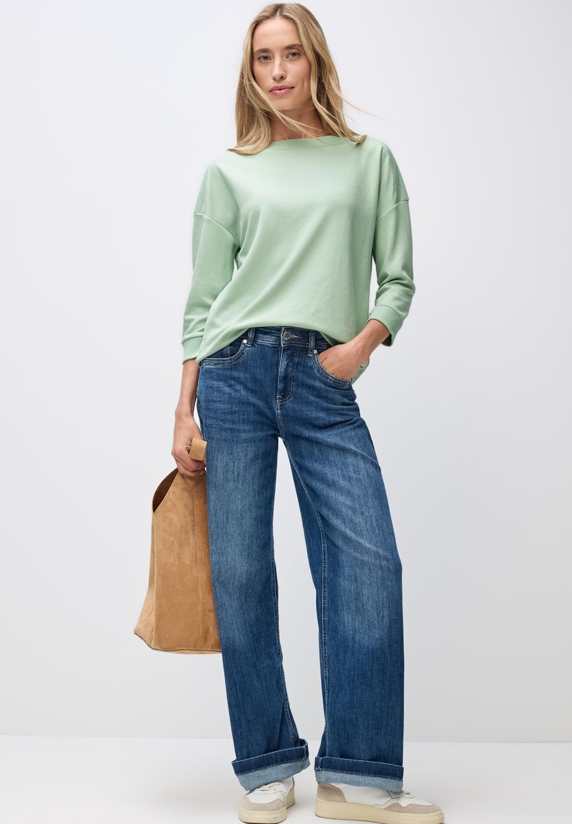 Shirt mit U-Boot-Ausschnitt