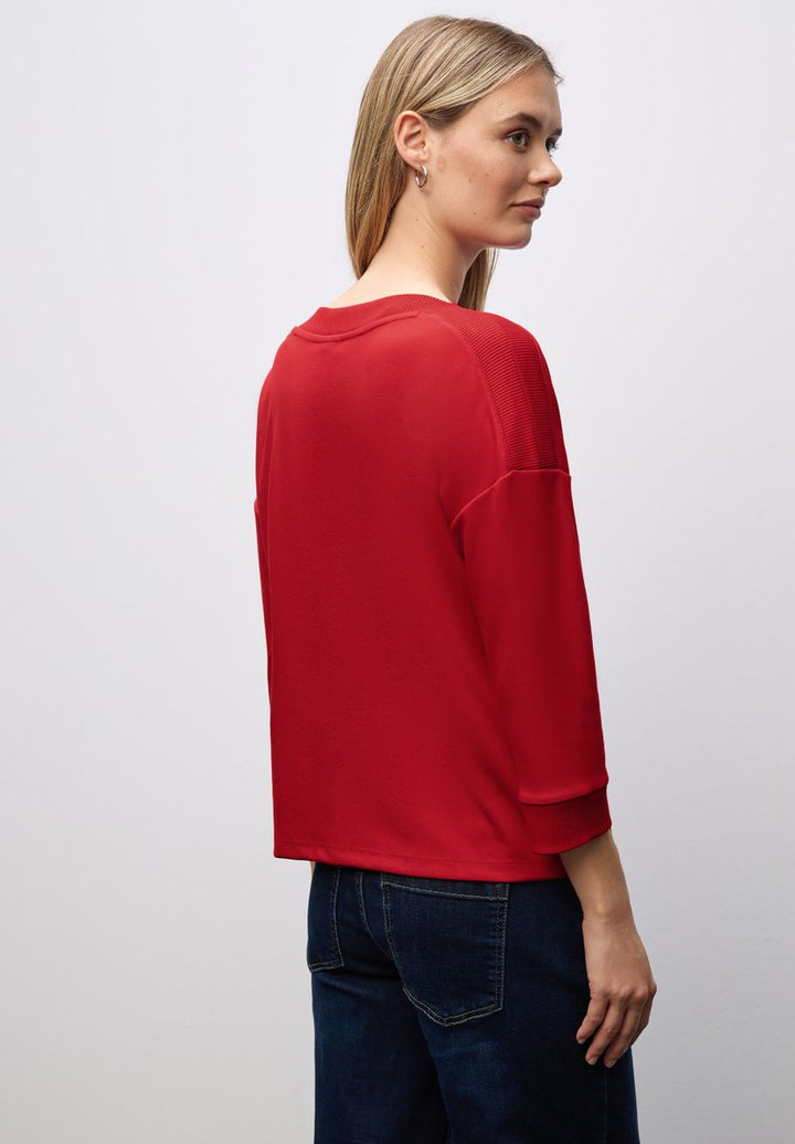 Shirt mit U-Boot-Ausschnitt