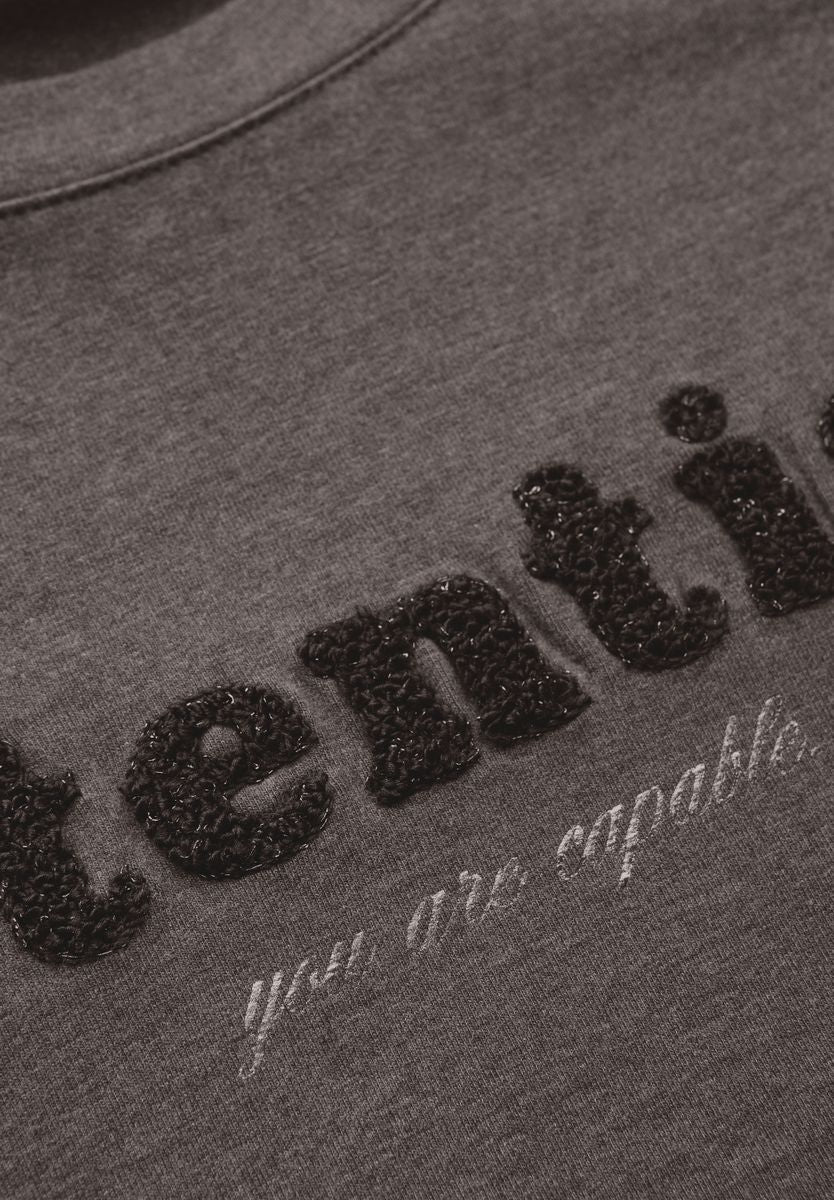 T-Shirt mit Bouclé Wording