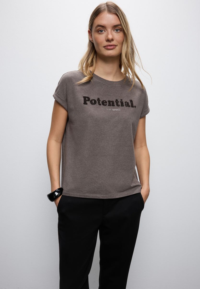 T-Shirt mit Bouclé Wording