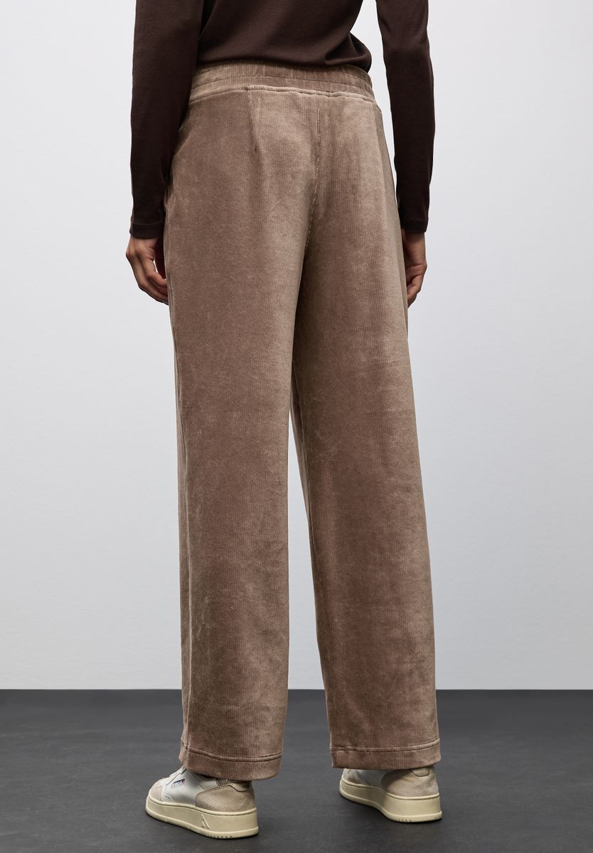 Straight Leg Cordhose
