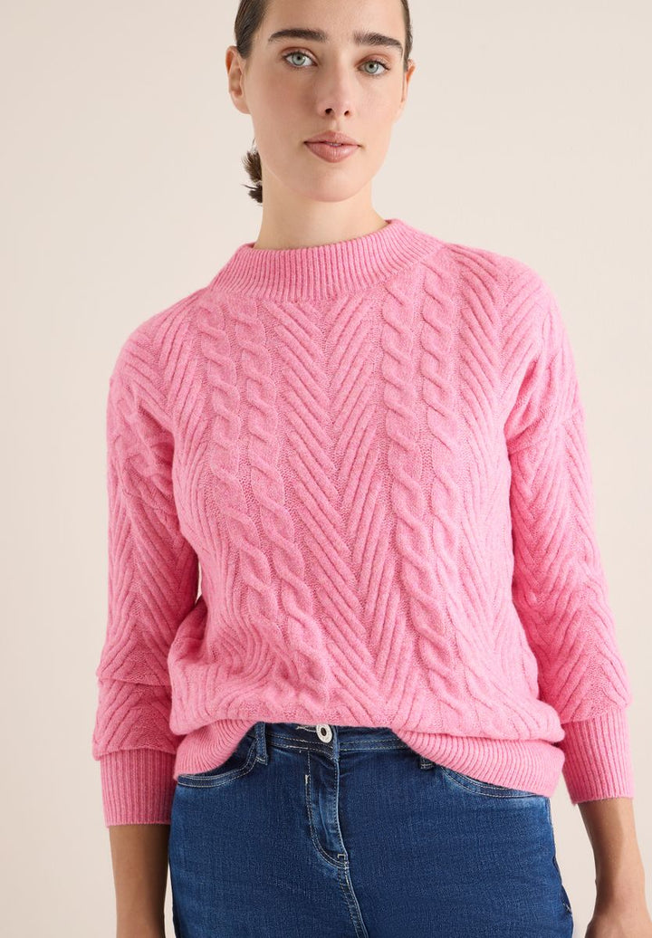 Pullover mit Zopfmuster