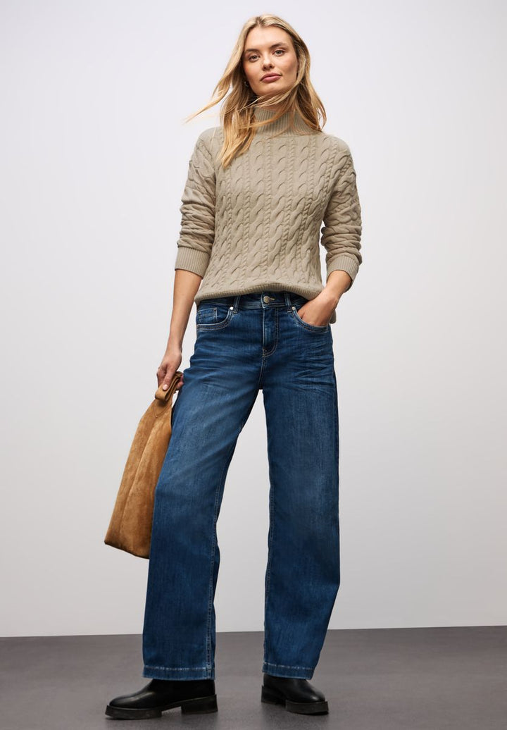 Pullover mit Zopfmuster