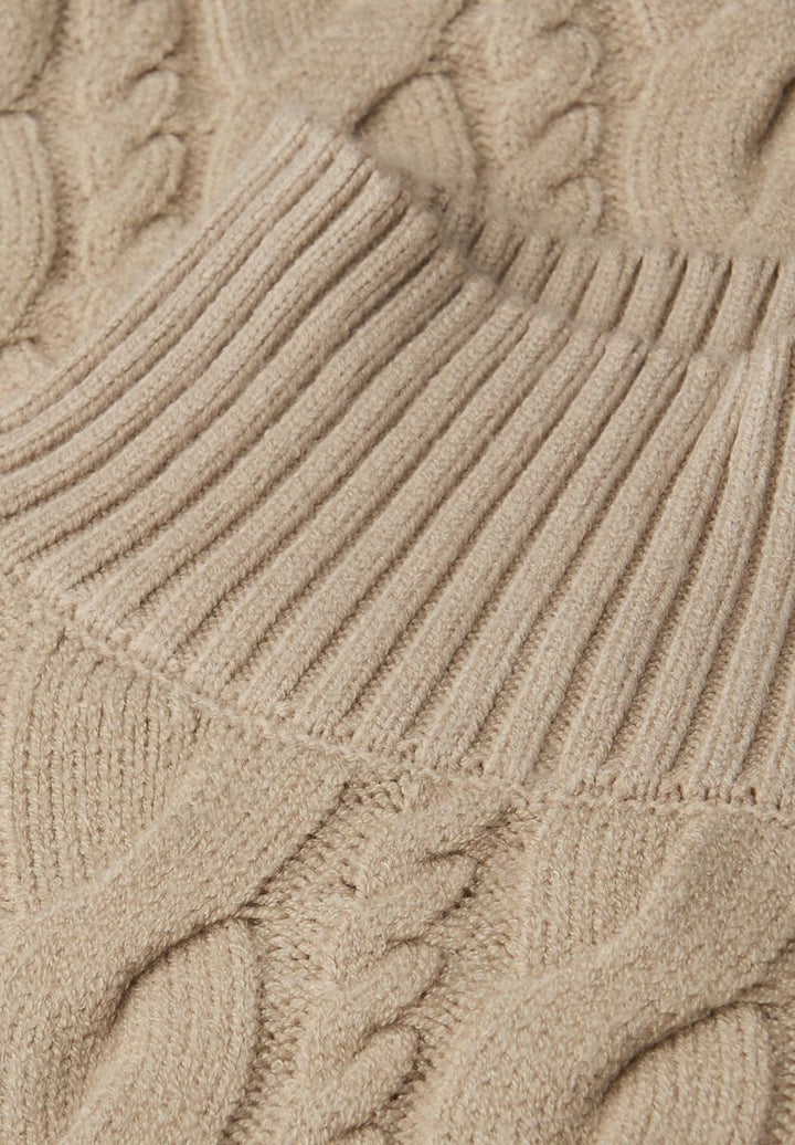 Pullover mit Zopfmuster