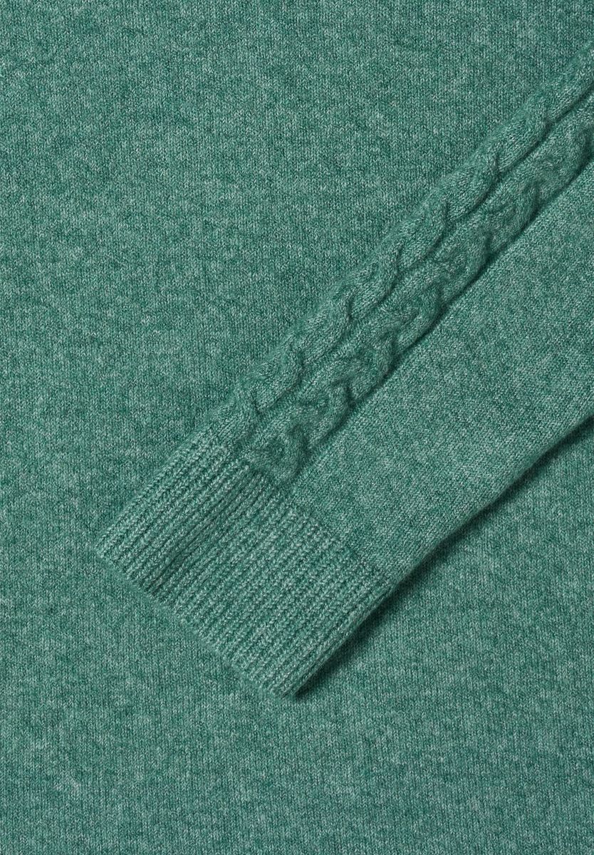 Pullover mit Strickdetail