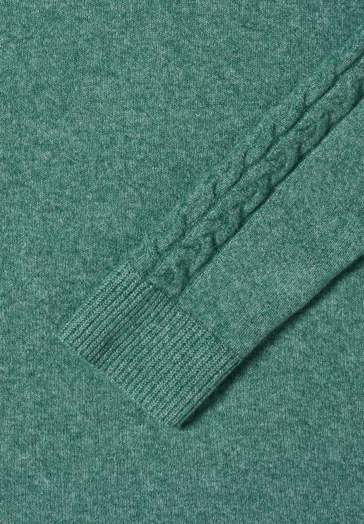 Pullover mit Strickdetail