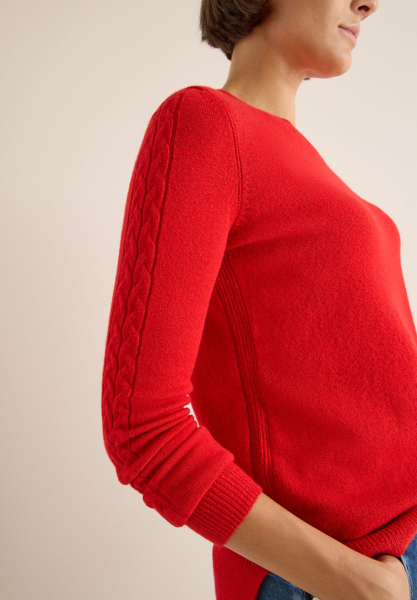 Pullover mit Strickdetail